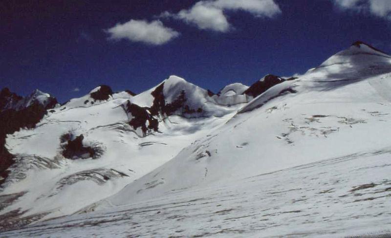 35-Dal monte Livrio,Thurwieser,Cima Trafoi e Madaccio,agosto 1986.jpg
